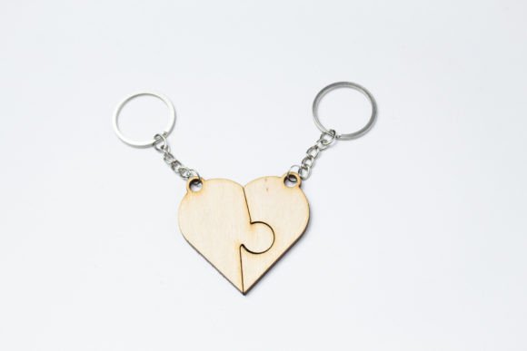 3D SVG Couple Keychain for Holidays & Blog Graphics